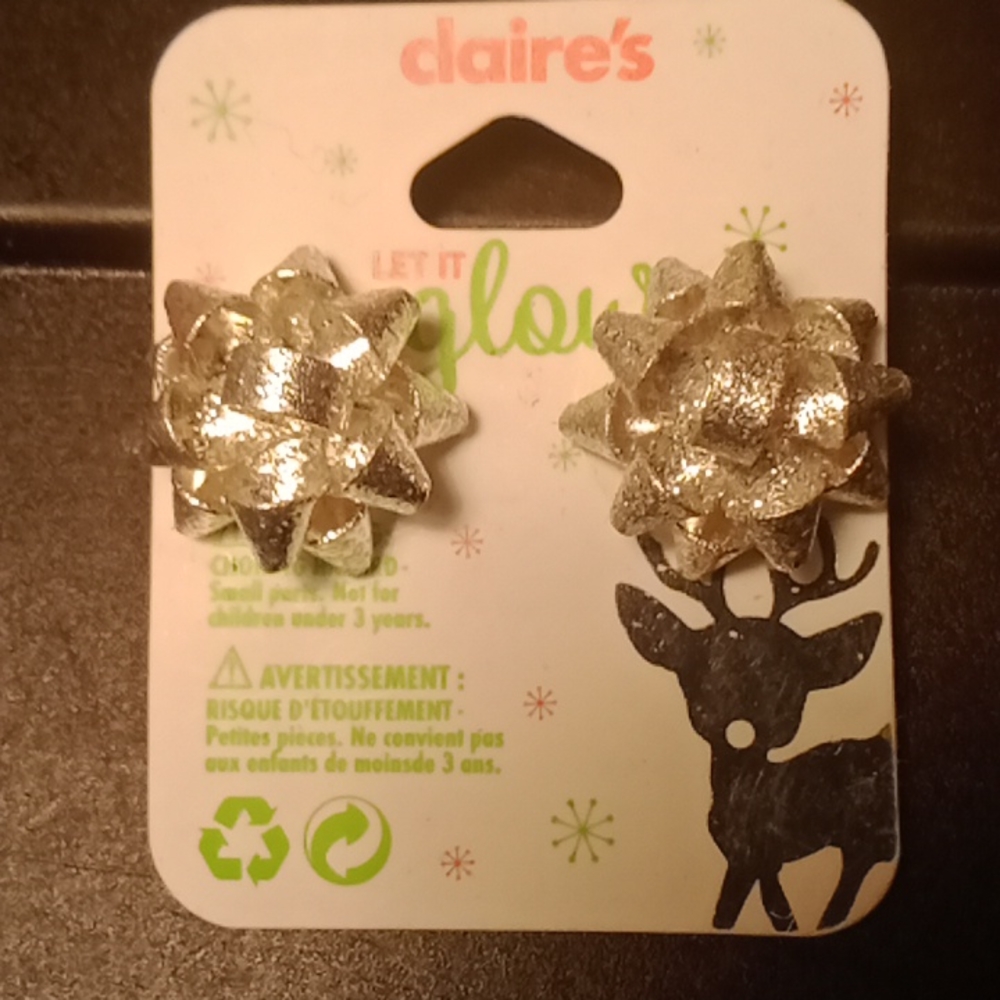 NWT "Claire's" silver glitter 3D bow earrings